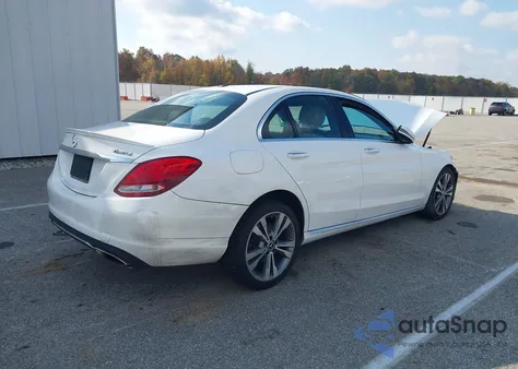 2018 Mercedes-Benz C 300 4Matic из США, поврежденный, VIN 55SWF4KBXJU280977